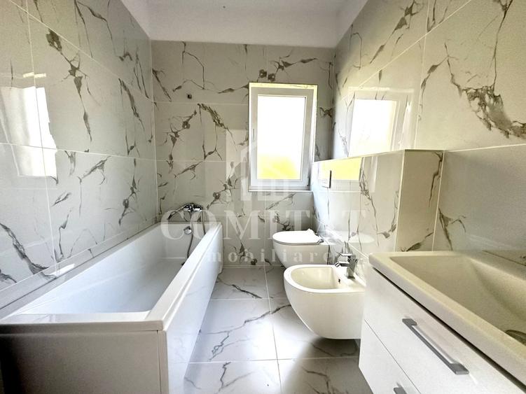 Duplex cu 4 camere cu Canalizare în Florești