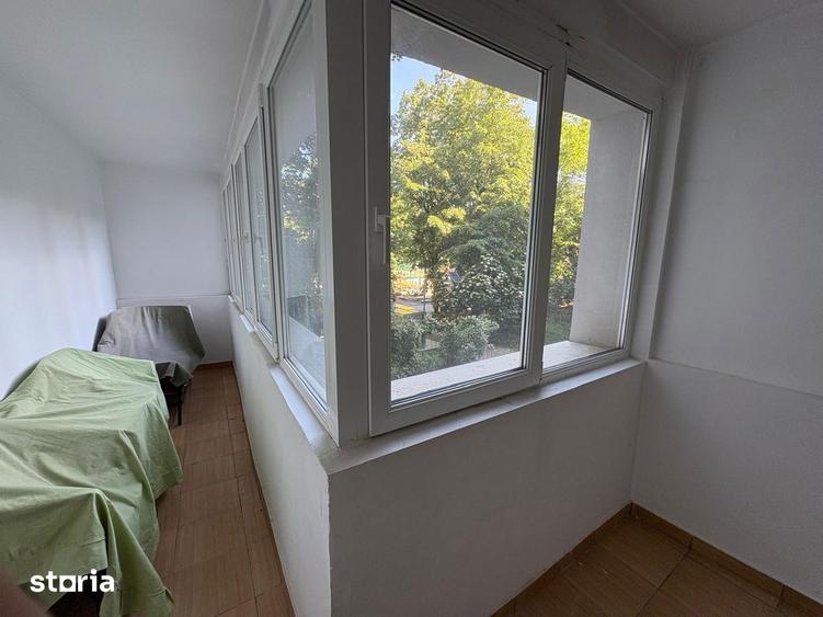 Apartament cu 3 camere semidecomandat în Militari