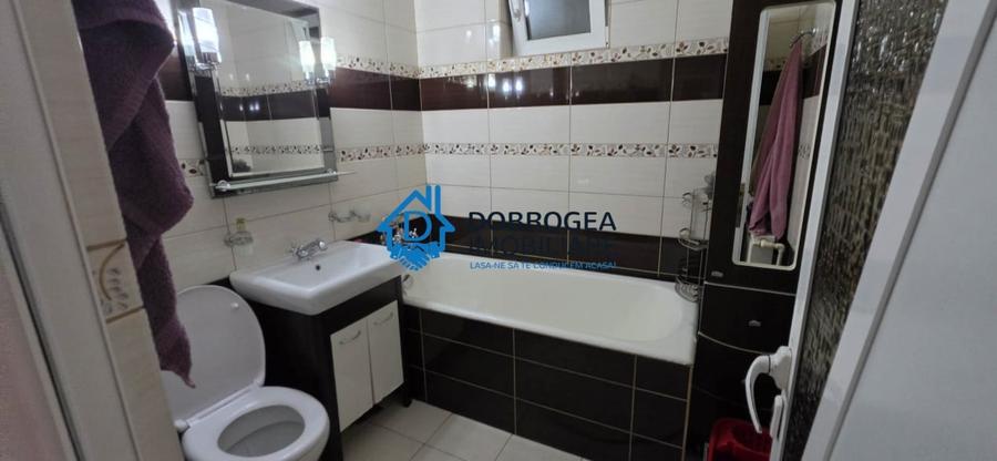 Apartament cu 4 camere decomandat, mobilat în E3