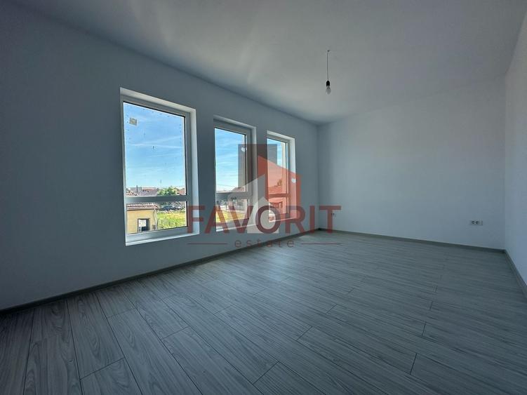 Duplex cu 4 camere cu Canalizare în Săcălaz