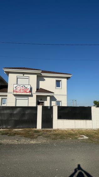 Casă cu 4 camere în Moșnița Veche