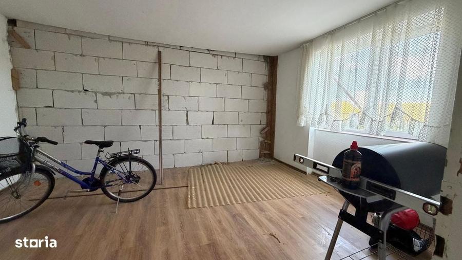Casă cu 3 camere în Berveni