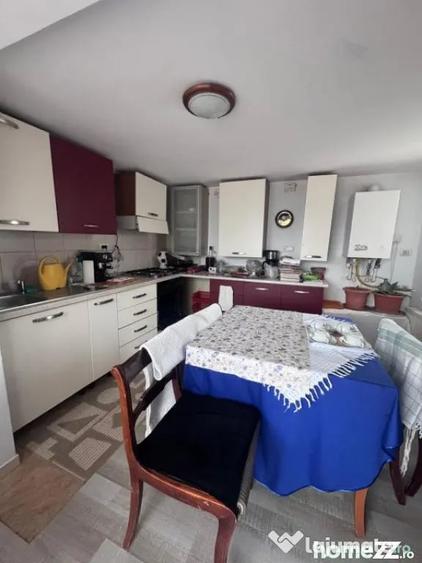 Casă cu 8 camere cu Teren 700 Mp în Rădăuți