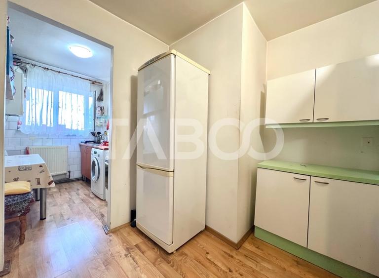 Apartament cu 3 camere semidecomandat, mobilat în Mănăștur