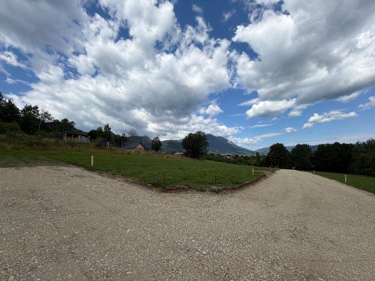 Teren Construcții intravilan de 1000 mp, în Râșnov