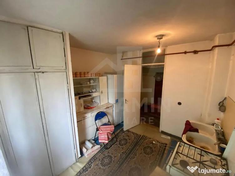 Apartament cu 2 camere semidecomandat în Rovine