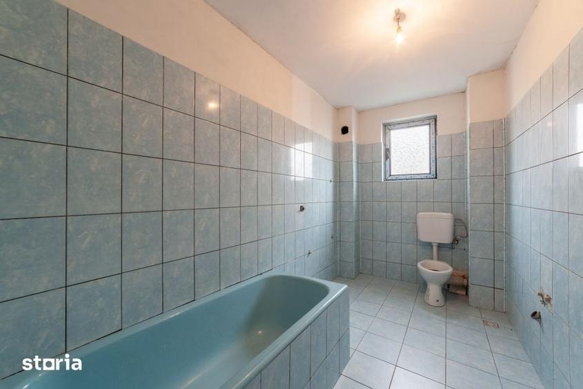 Casă cu Teren 4563 Mp în Central