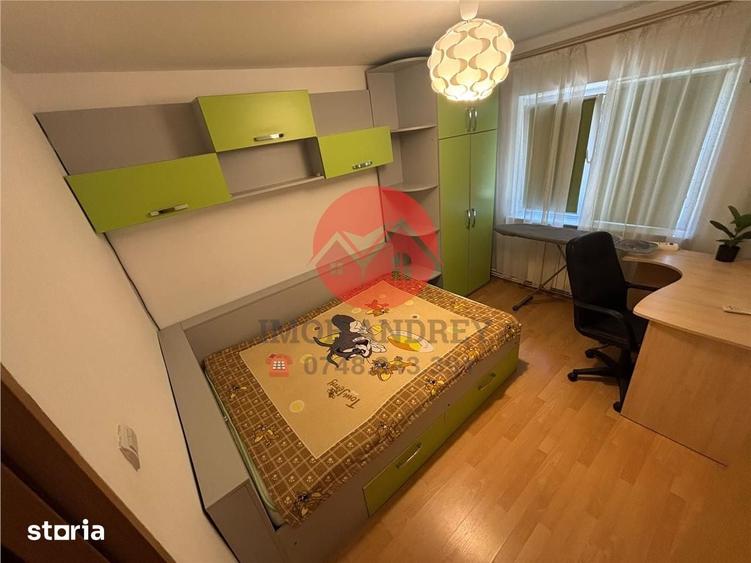 Apartament cu 3 camere decomandat în Central