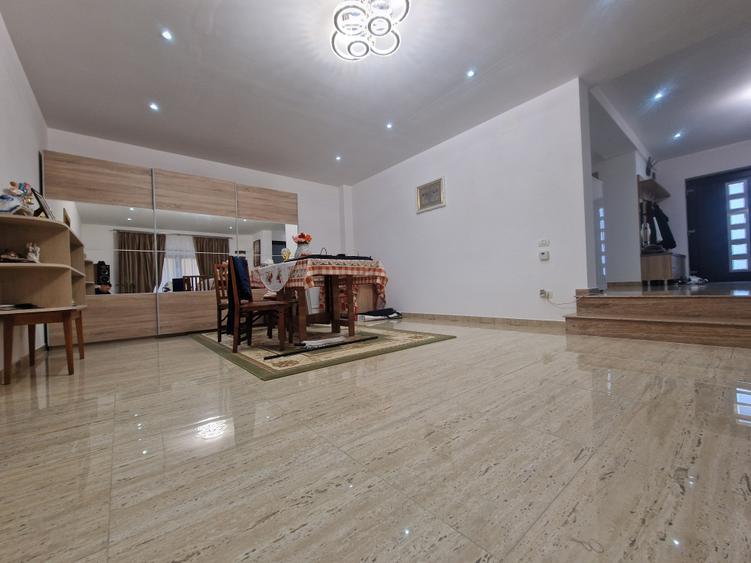 Casă individuală cu 5 camere cu Teren 420 Mp în Cumpăna