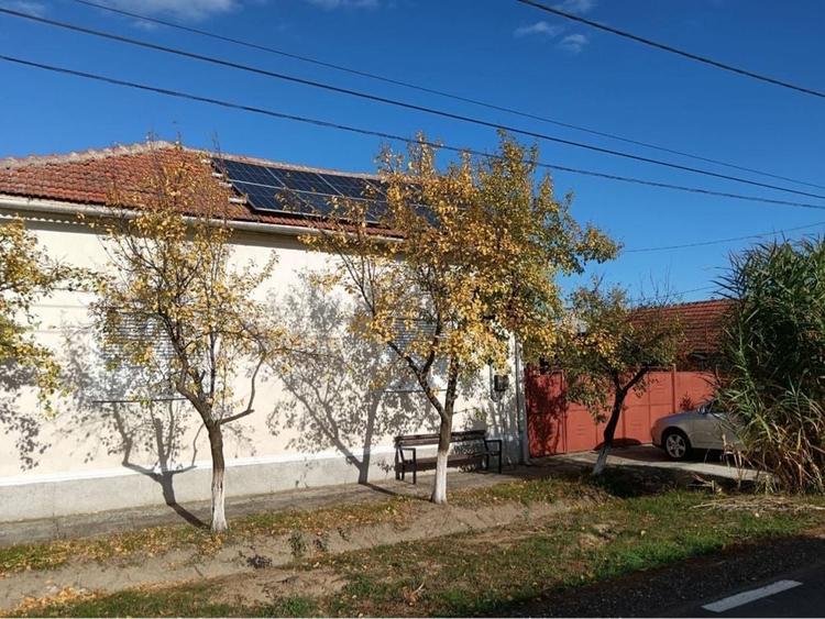Casă cu 4 camere în Cermei