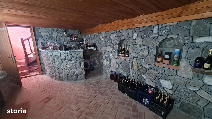Casă cu 4 camere în Mănicești