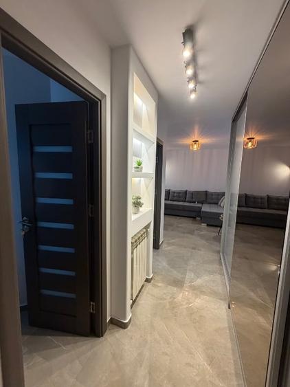 Apartament cu 2 camere decomandat, mobilat în Central