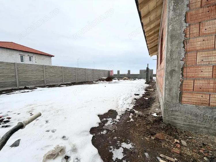 Casă cu 3 camere cu Teren 540 Mp în Sânandrei
