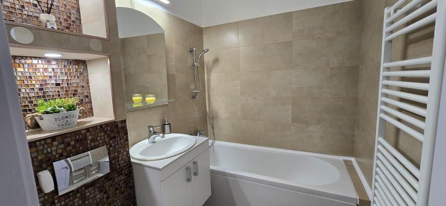 Apartament cu 2 camere semidecomandat, mobilat în Tomis II