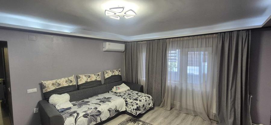 Apartament cu 3 camere semidecomandat în Central