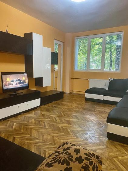 Apartament cu 2 camere semidecomandat în Matei Voievod