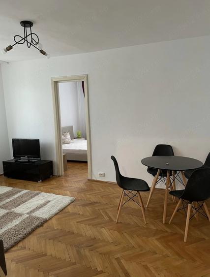 Apartament cu 2 camere semidecomandat în Take Ionescu