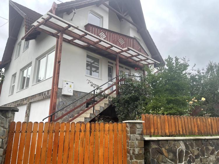 Casă cu 4 camere cu Teren 1577 Mp în Praid