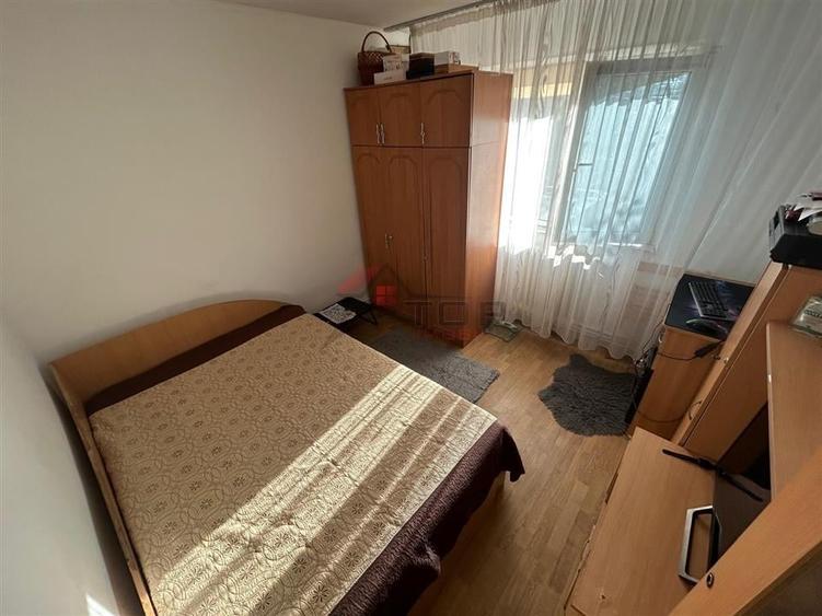 Etaj 2 - Mircea cel Batran, 3 camere mobilat cu geam la baie - 6