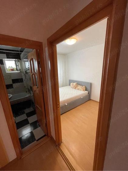 Vand apartament 3 camere, etaj 3-Zona Nord-Unitatea Militara, Vaslui - 1