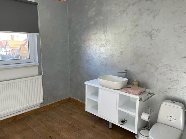 Spatiu comercial, vad intens, vitrine, utilitati, parcari, 130 mp - 1