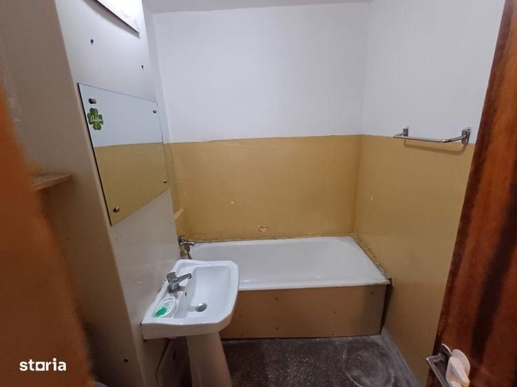 Garaoniera de vanzare - 2