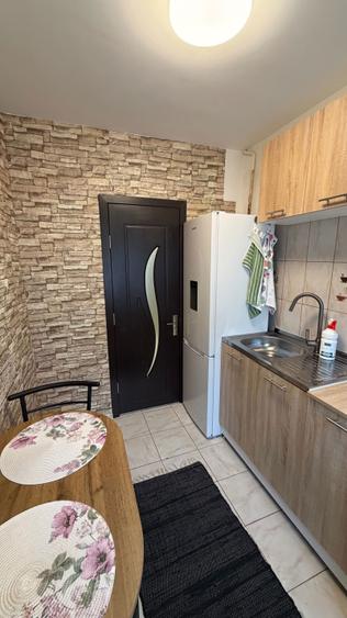 Ofer spre inchiriere apartament cu 2 camere recent renovat. - 2