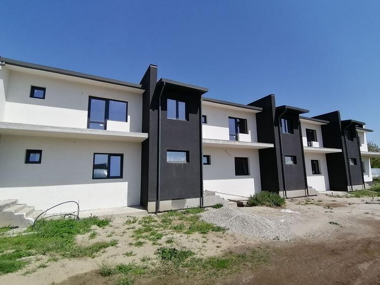 Casa P+1 in comuna 1 Decembrie - str. Victoriei - 1