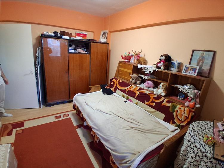 PACURARI OMV 3 CAMERE DECOMANDAT ET.3  70 MP BLOC 1985     COD 160597 - 7