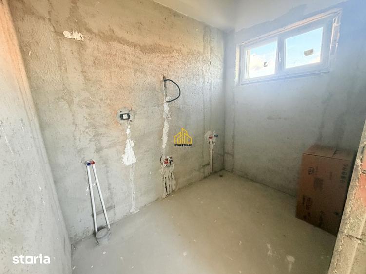 Casă cu 4 camere cu Teren 400 Mp în Domnești