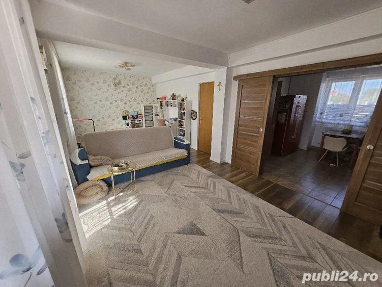 Casa 4 camere de vanzare cartierul Roua - 3