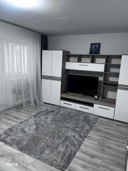 Vand apartament cu 3 camere - 1