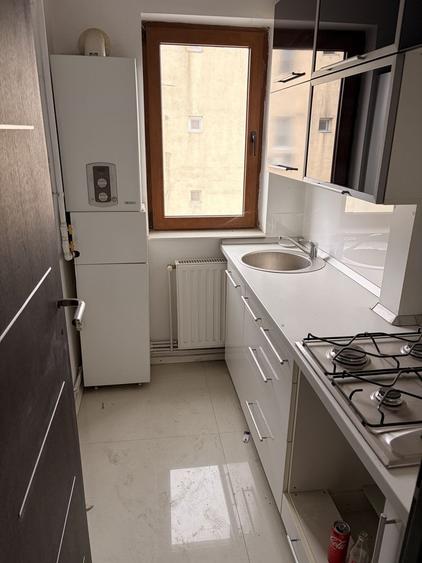 Inchiriez apartament 3 camere decomandat - 8