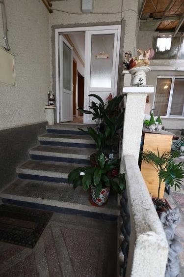 Casa de vanzare in Resita, zona muncitoresc - 1