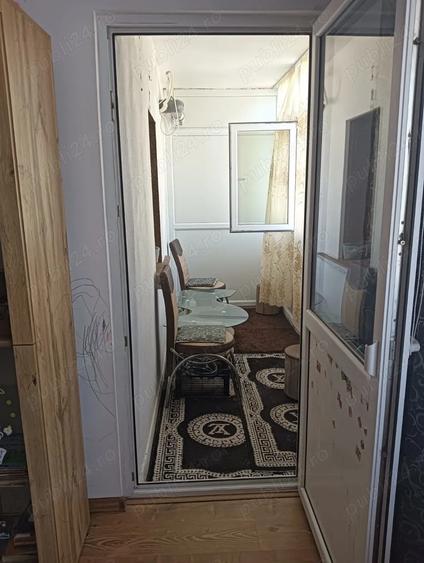 Vand apartament 3 camere in Babeni - 9