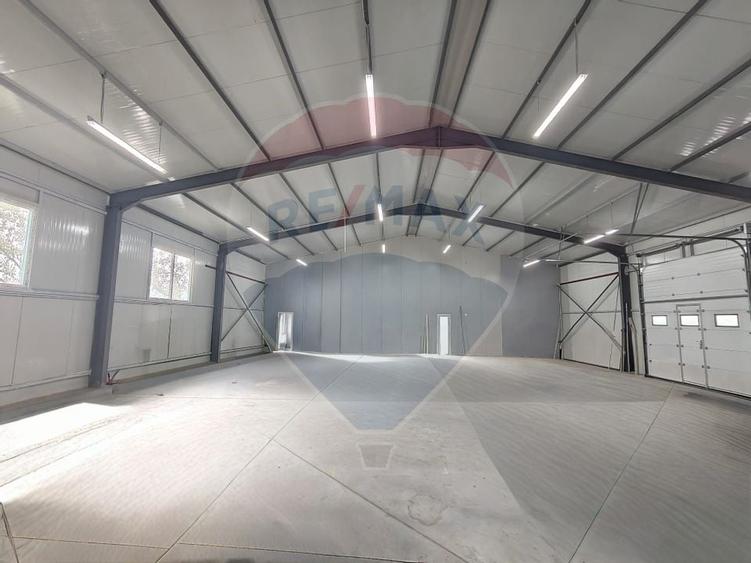 Hala noua 555mp, curte betonata 1000mp, zona de est, de inchiriat - 9