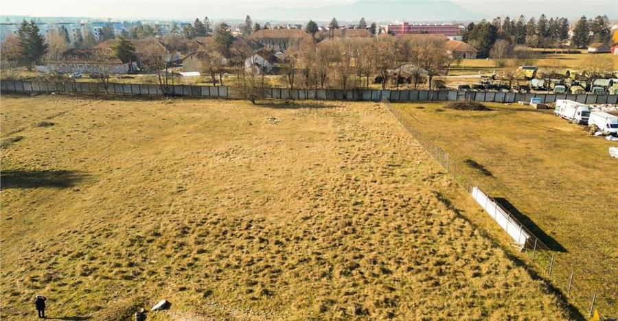 Teren intravilan, pe 3.500 mp, pozitie apreciabila, Grivitei - 10