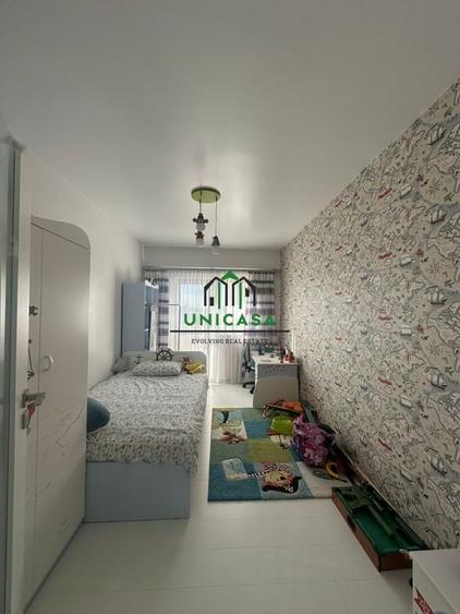 Apartament 4 camere - tip Penthouse - Zona 1 Mai - 23