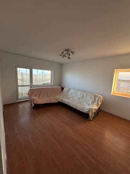 Vand apartament cu 4 camere, 2 bai, bucatarie , living si balcon - 4