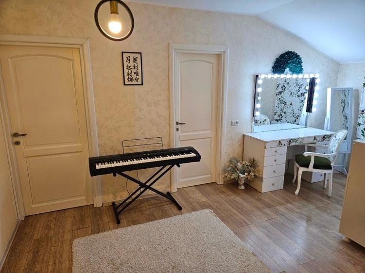 Vila ideală pentru familie, cu panouri fotovoltaice, situată în livadă - 9