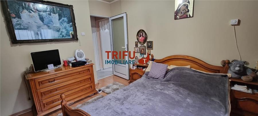 Apartament 2 camere decomandat de vanzare et 3  zona Ampoi 3 - 3