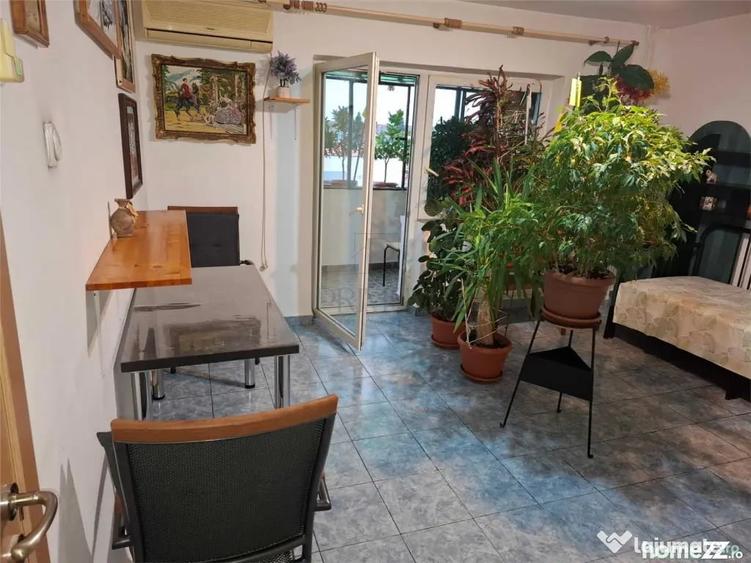 Garsonieră decomandată în Lunei