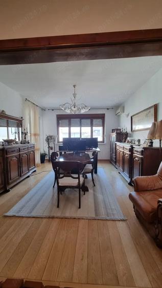 Apartament cu 5 camere in zona centrala - 1
