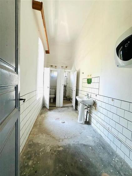 Casă individuală cu 11 camere cu Canalizare în 1 Mai