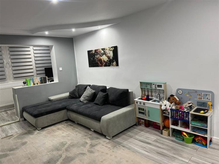 Cug - Selgros - 2 Camere Decomandat - Bloc 1985 - 2