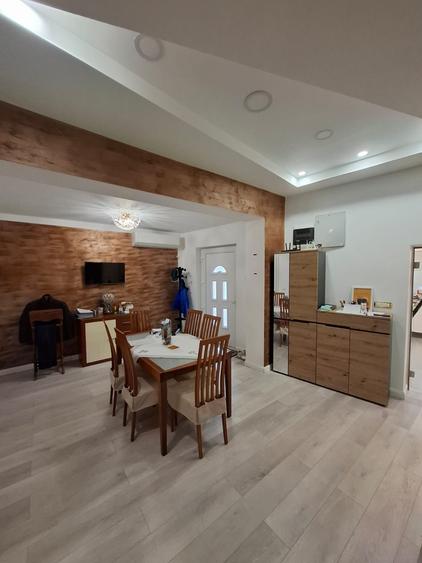 Ocazie!!!  Blascovici – Casa 8  camere - Proiect  2  Familii - 1