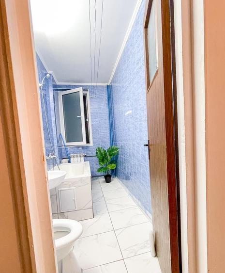 Titan, Auchan, str. Jean Steriadi, - 7