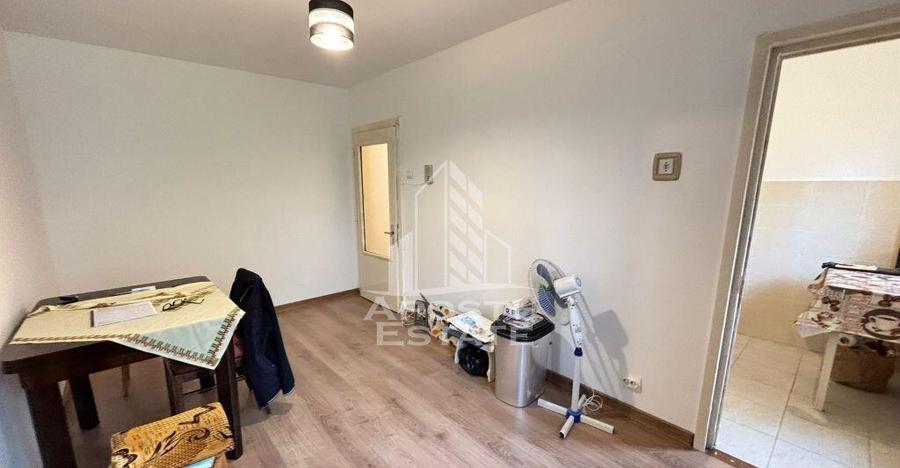 Apartament cu 2 camere in zona Sagului, etajul intai - 2