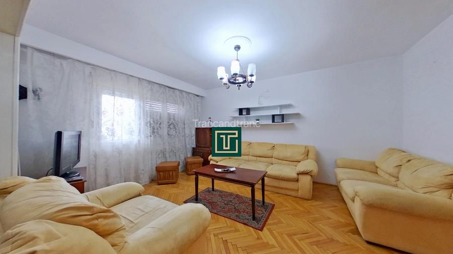 Apartament spațios cu 4 camere de închiriat în zona centrală Apartament spațios cu 4 camere de închiriat în zona centrală