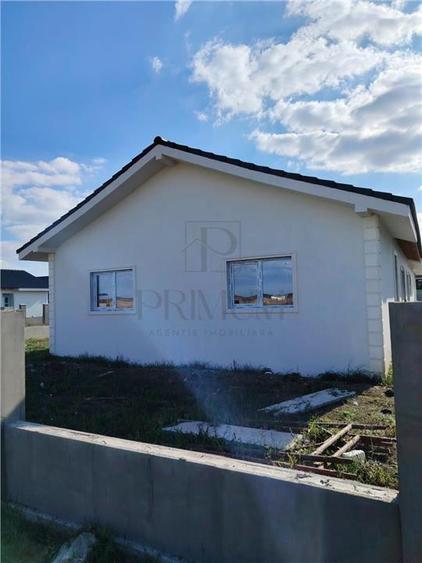 Duplex toate utilitatile - iluminat stradal - doua fronturi - pret de apartament - 1